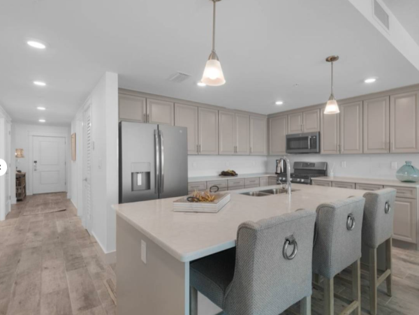 Luxurious Gulf Front Condo on Okaloosa Island - Your Beach Retreat